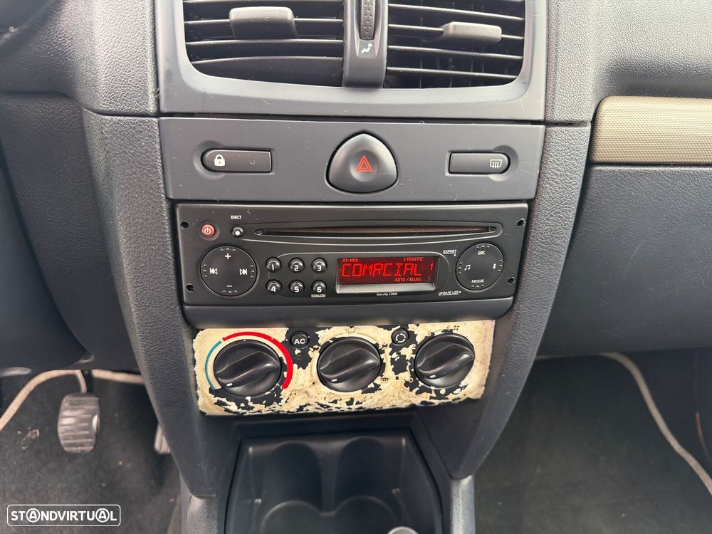 Renault Clio - 10