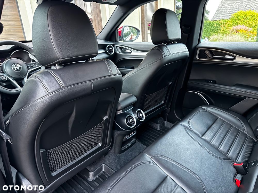 Alfa Romeo Stelvio - 14