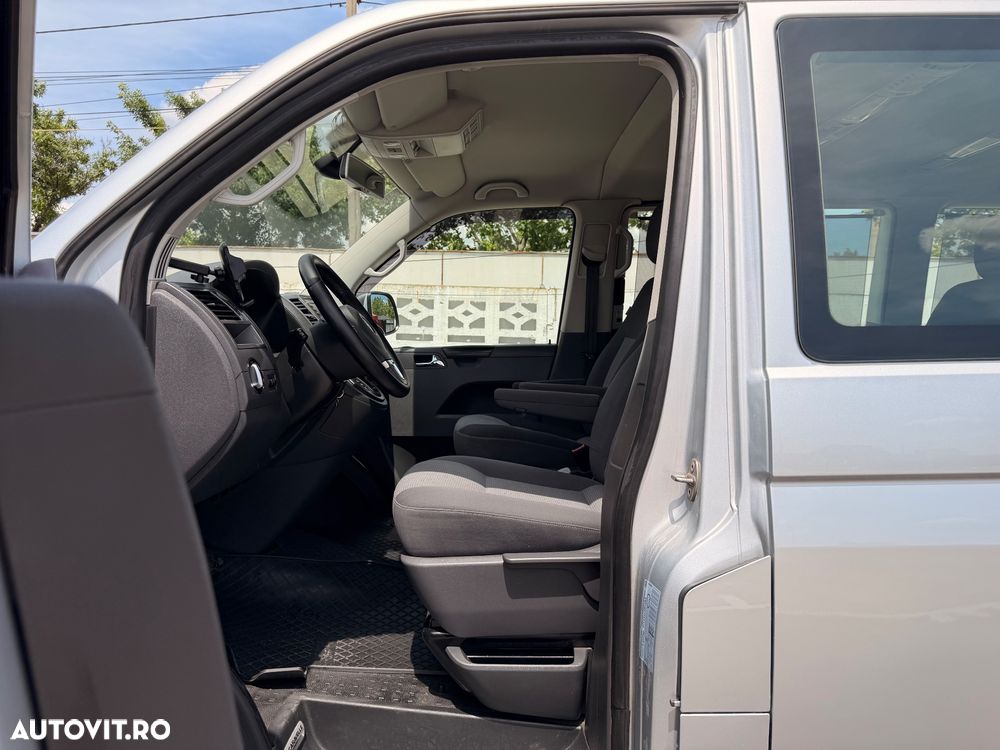 Volkswagen Caravelle - 9