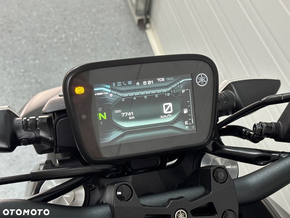 Yamaha MT - 28