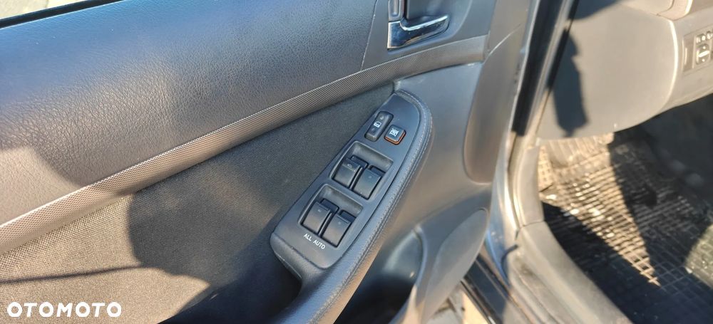 Toyota Avensis 2.0 D-4D Combi - 27