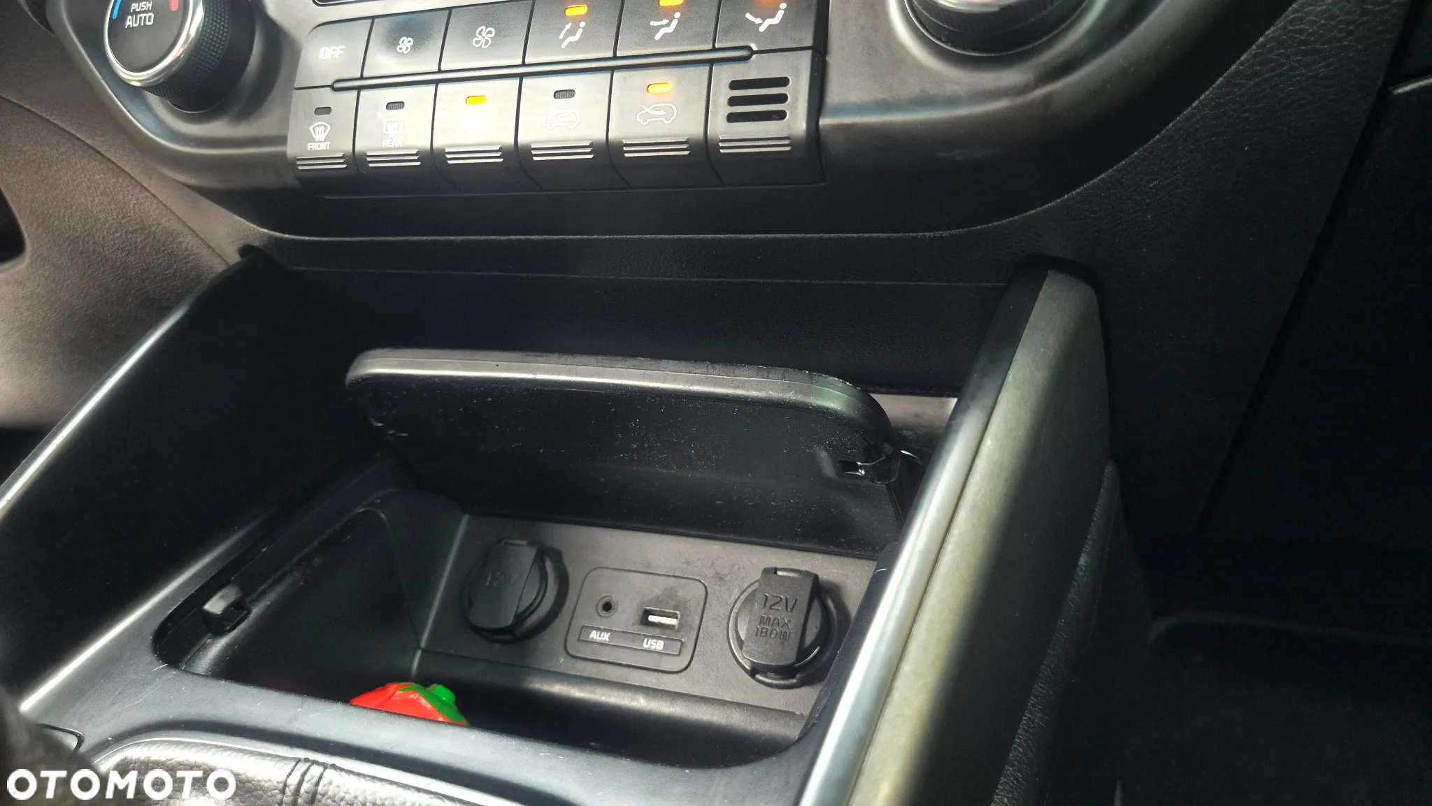 Kia Carens 1.6 GDI Dream Team Edition - 27