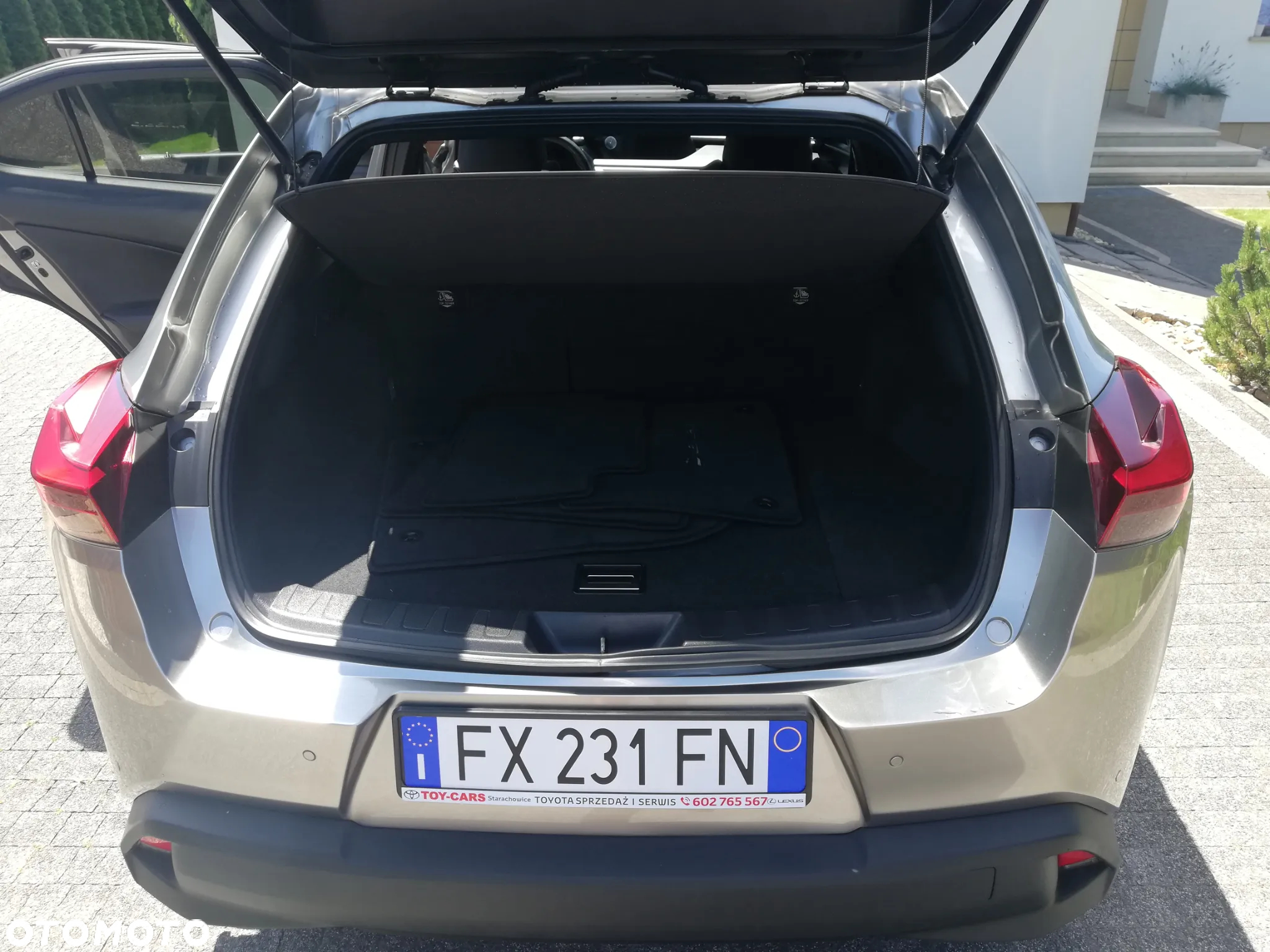 Lexus UX - 16