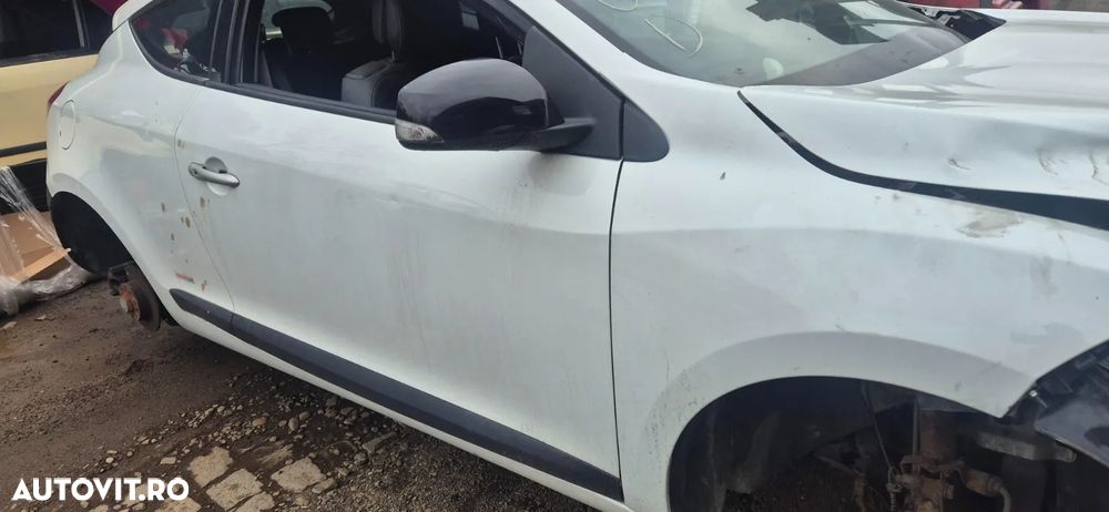 Usa dreapta dezechipata Renault Megane 3 coupe / 2 usi - 2