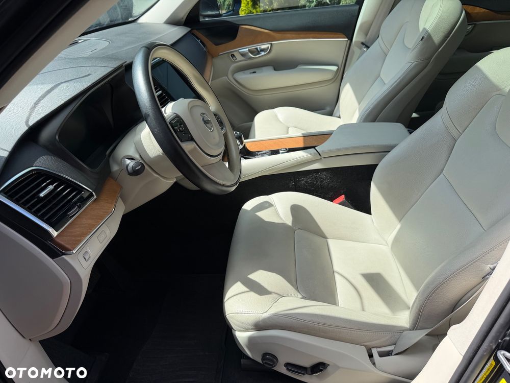 Volvo XC 90 T6 AWD Geartronic Momentum Pro - 25