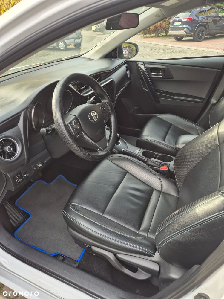 Toyota Auris Hybrid 135 Comfort - 4