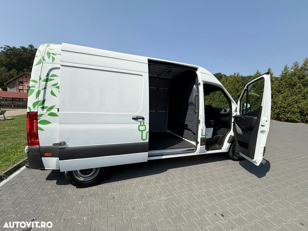 Mercedes-Benz eSprinter - 14