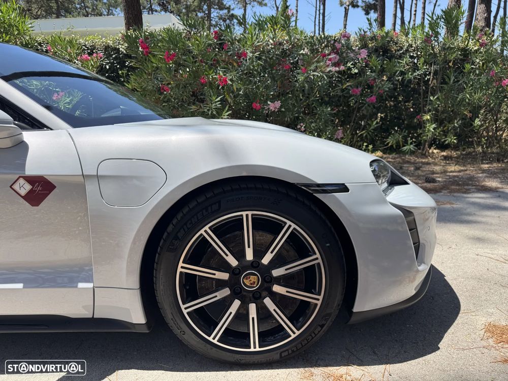 Porsche Taycan Sport Turismo GTS - 13