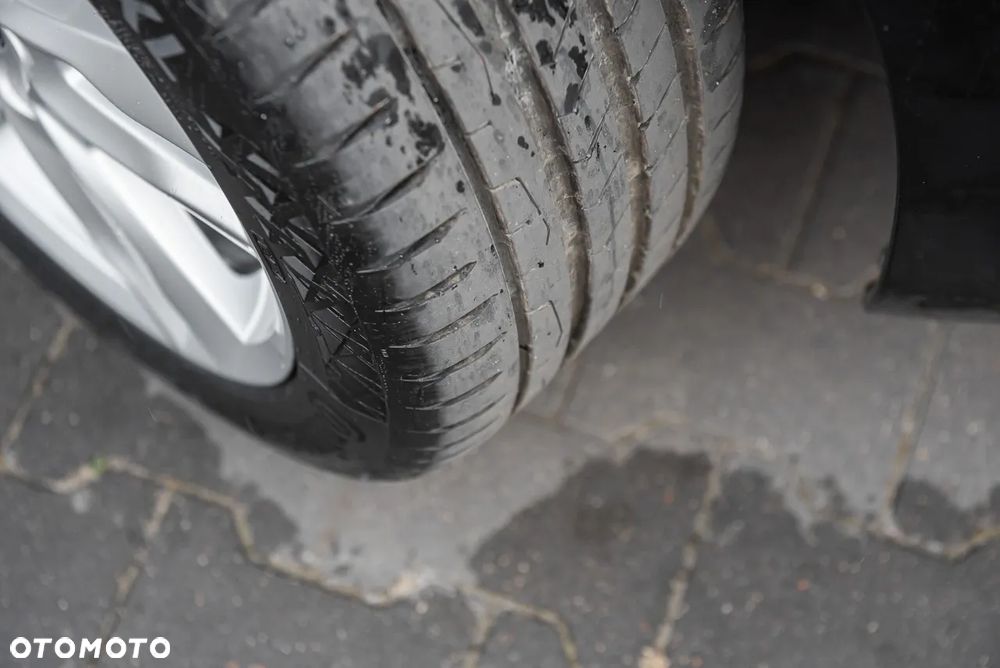 Volvo V60 T3 R-Design Summum - 29