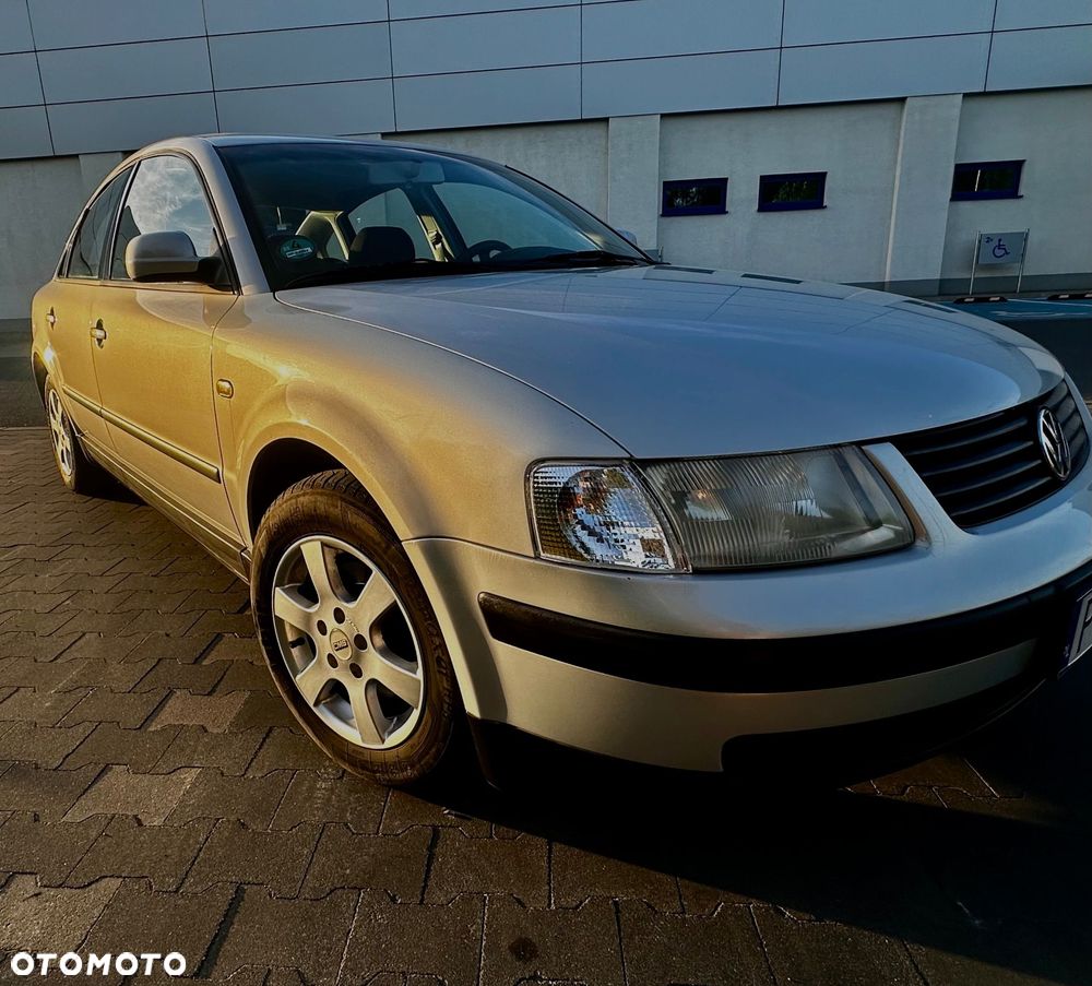 Volkswagen Passat 1.6 - 10