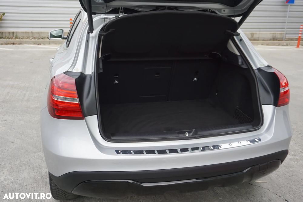 Mercedes-Benz GLA 200 d 4Matic 7G-DCT Urban - 30