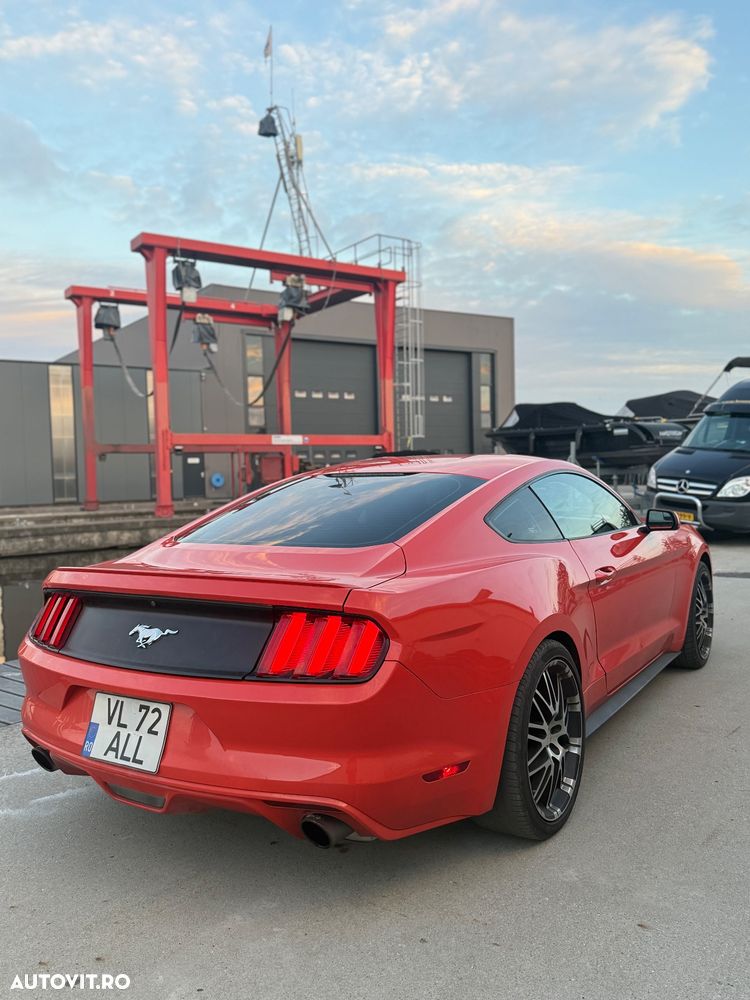 Ford Mustang 2.3 EcoBoost Aut. - 2
