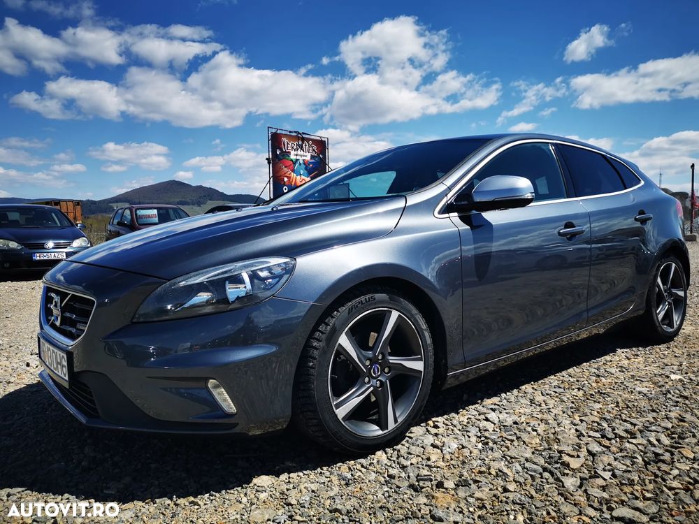 Volvo V40 D2 R-Design - 1