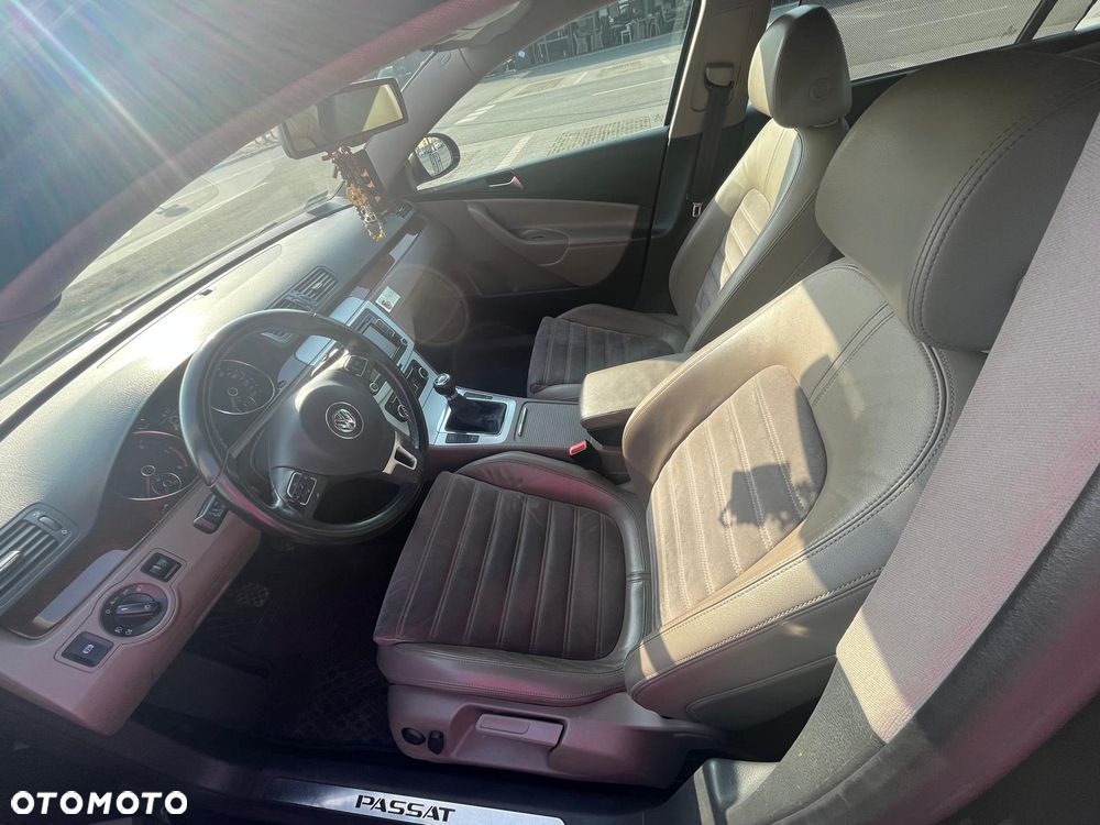 Volkswagen Passat 2.0 TDI DPF Highline - 7