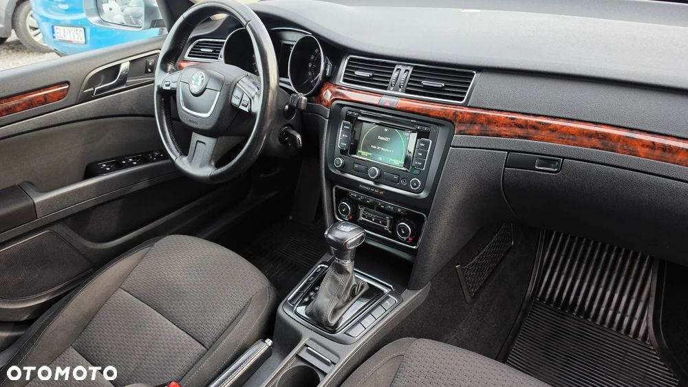 Skoda Superb 2.0 TDI DSG Elegance - 10