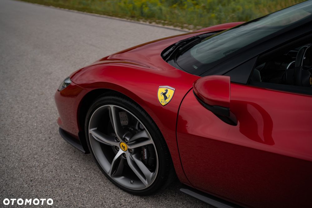 Ferrari 296 GTS - 12