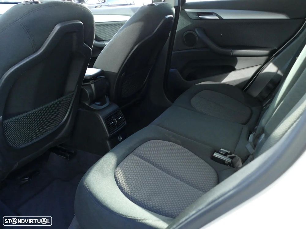 BMW X1 16 d sDrive Advantage - 34