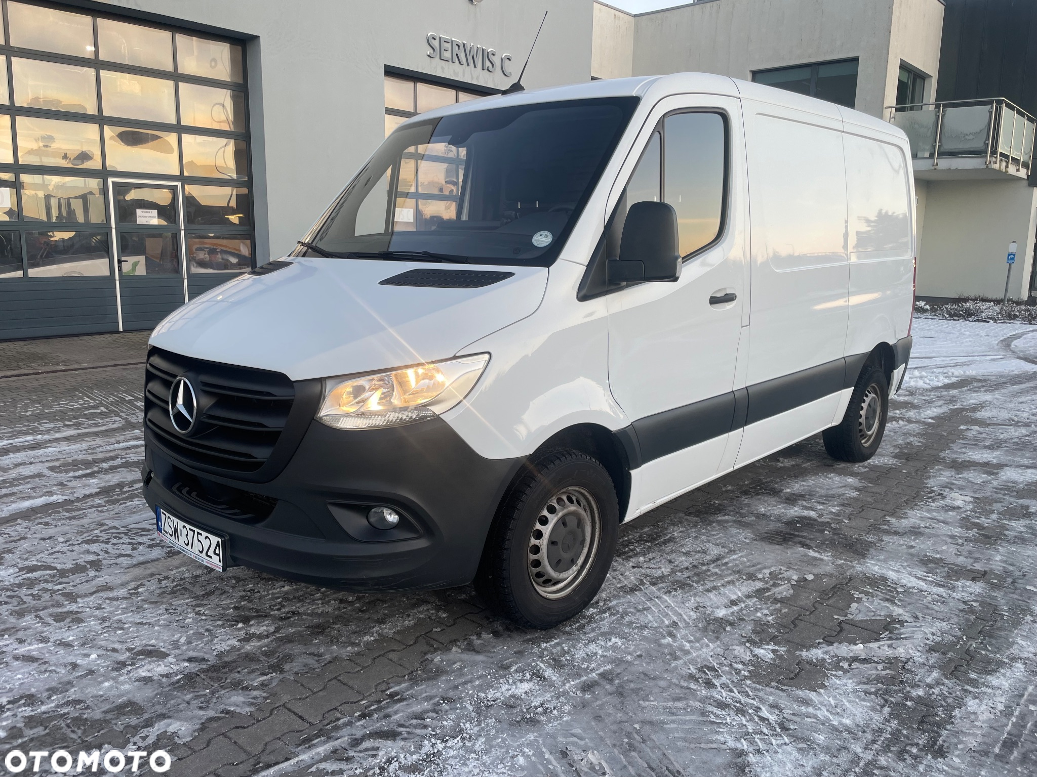 Mercedes-Benz Sprinter - 9