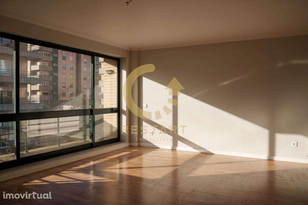 T4 Exclusivo junto ao Emblemático Edifício do Lago – 140m2 e Varanda a - Grande imagem: 5/31