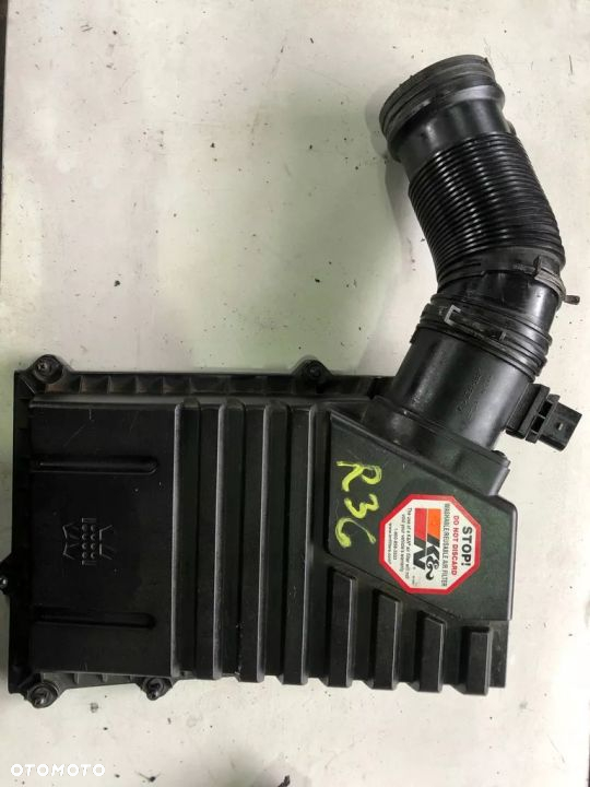 OBUDOWA FILTRA POWIETRZA przeplywomierz passat r36