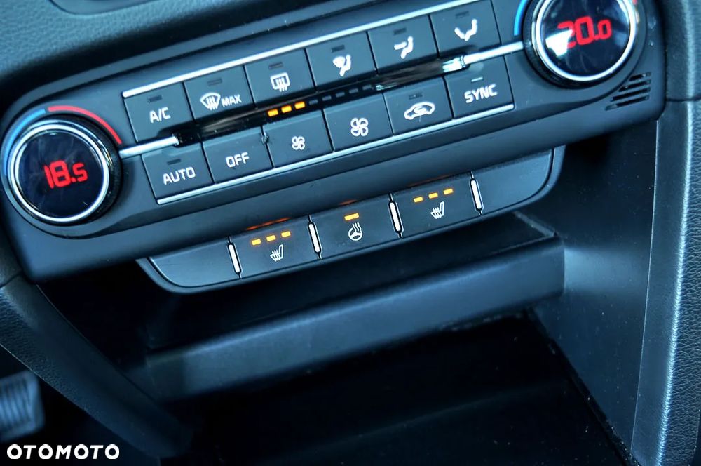 Kia XCeed 1.6 CRDi (48V Mild-Hybrid) DCT7 PLATINUM - 32