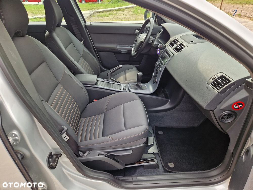 Volvo V50 1.6D Momentum - 11