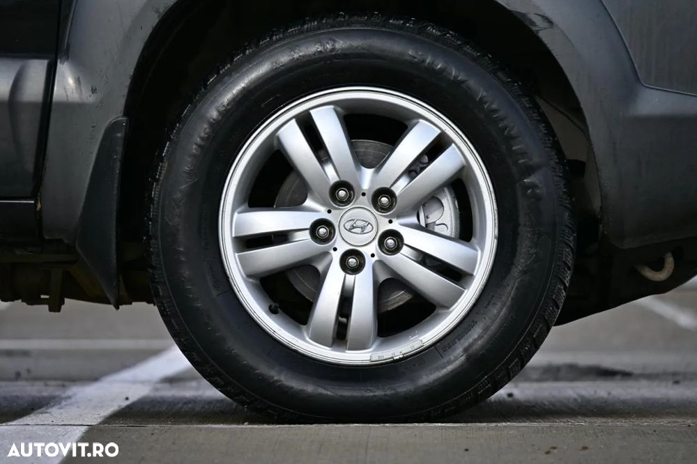 Hyundai Tucson 2.0 CRDI VGT GLS 4WD STD - 9