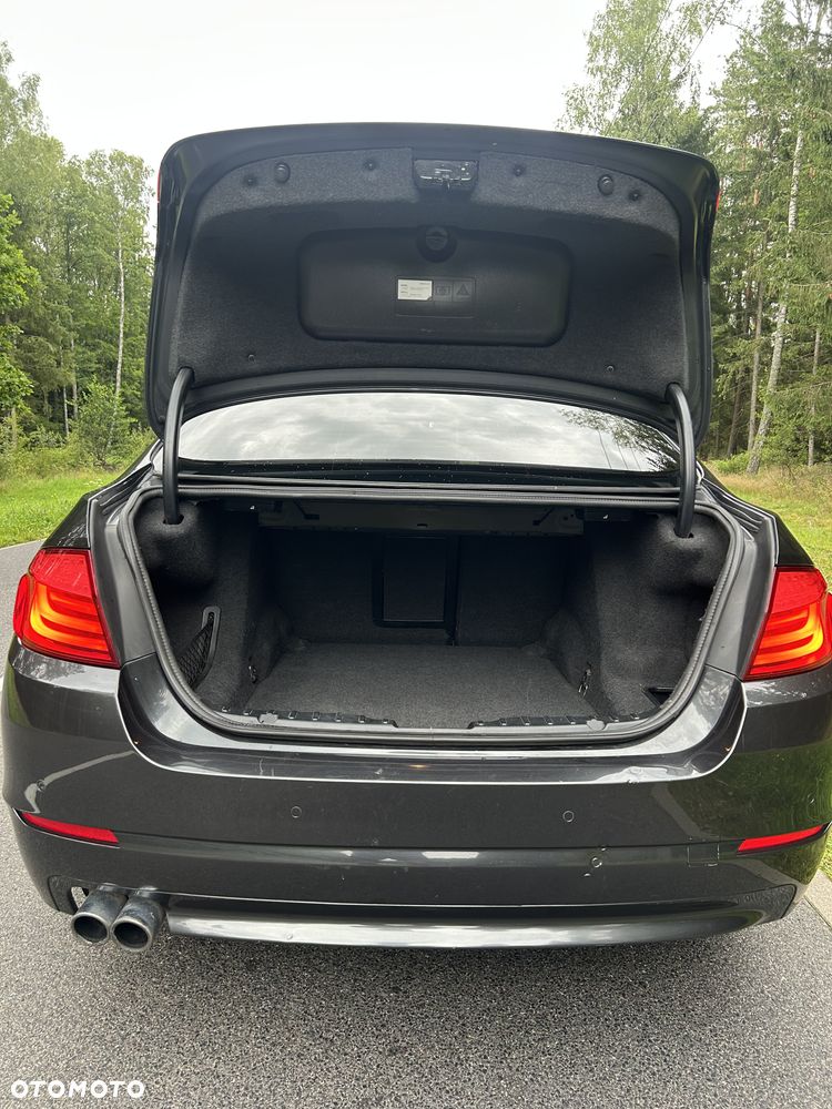 BMW Seria 5 525d xDrive - 22