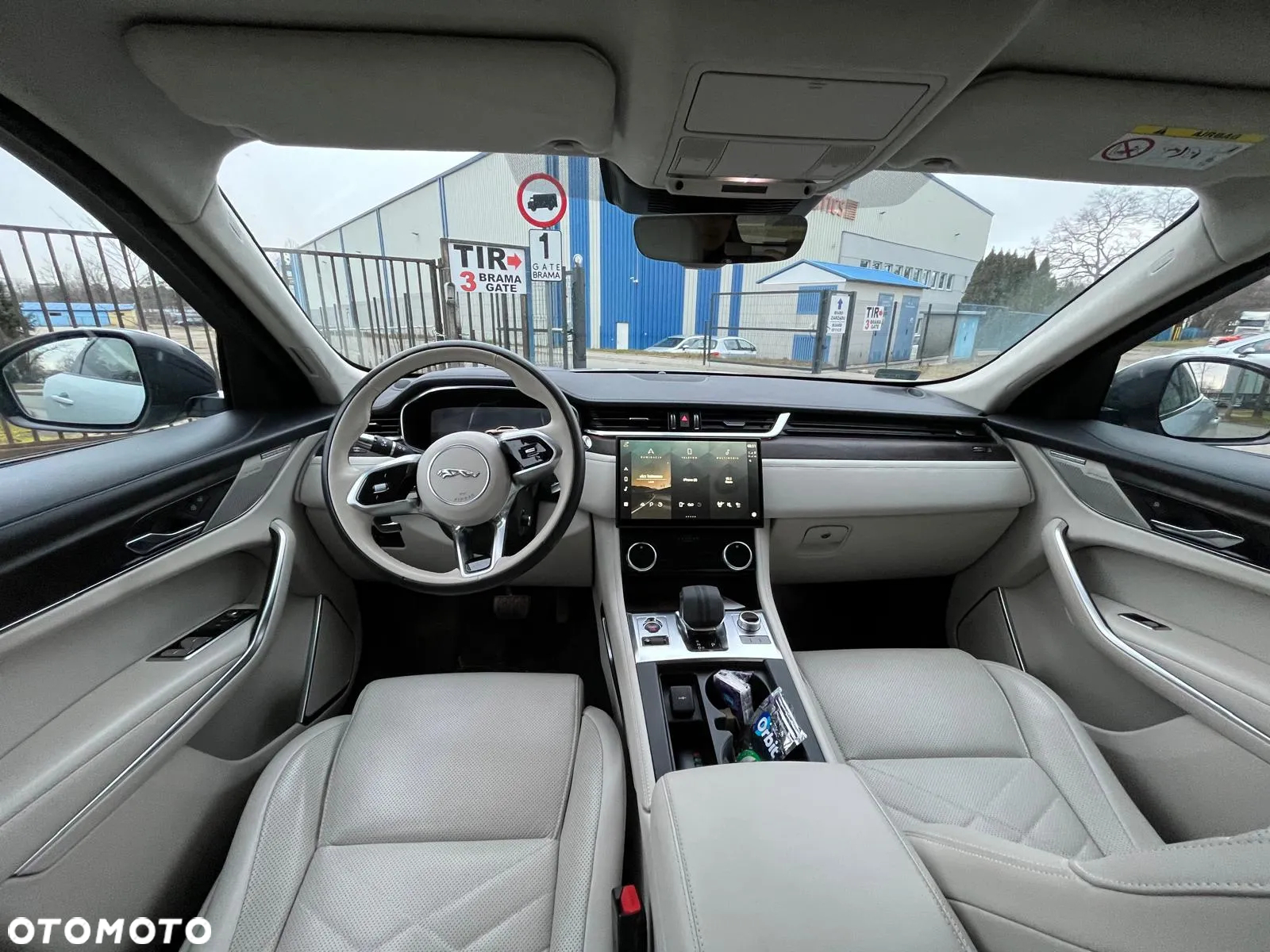Jaguar F-Pace - 4