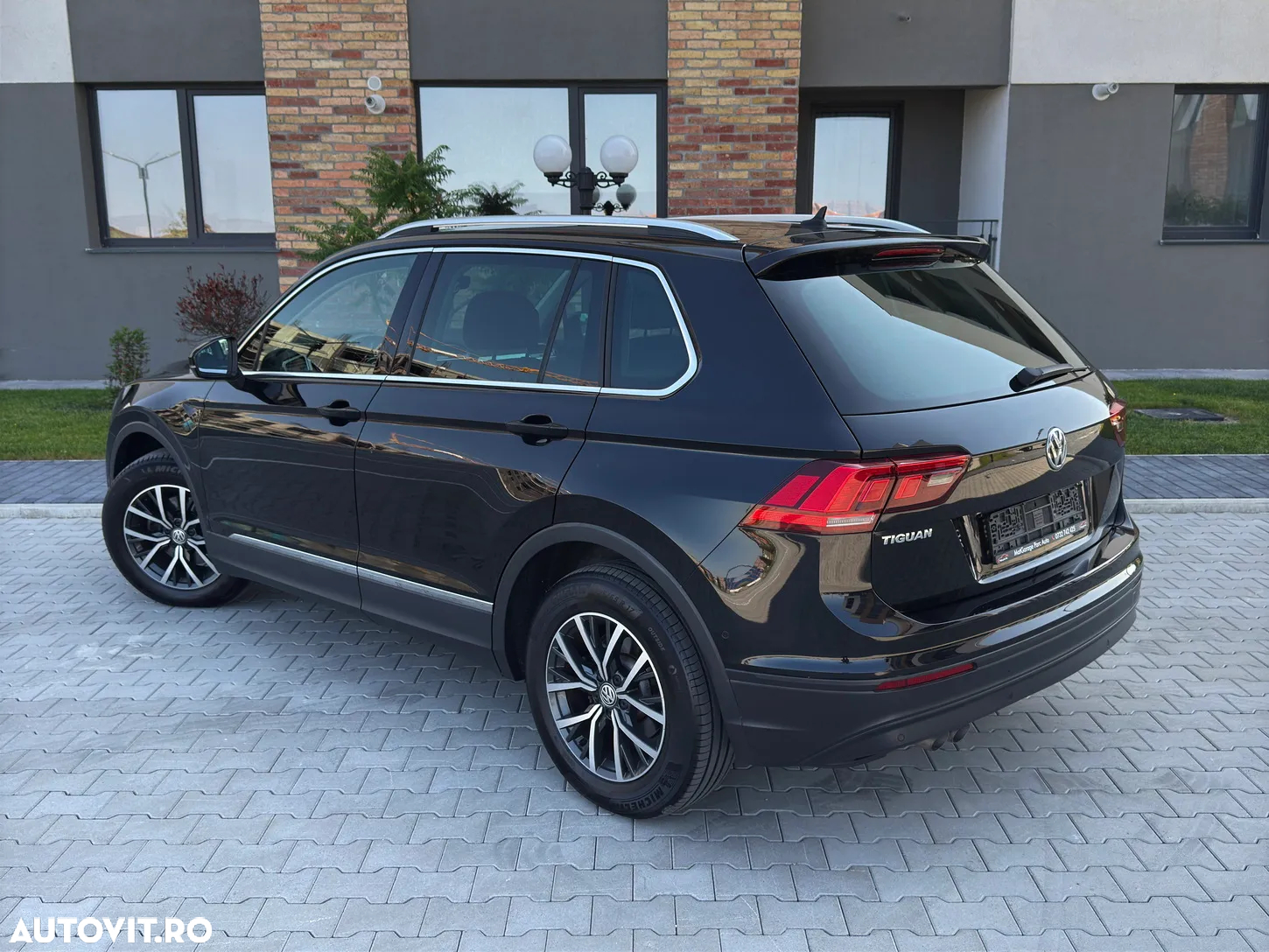 Volkswagen Tiguan - 16