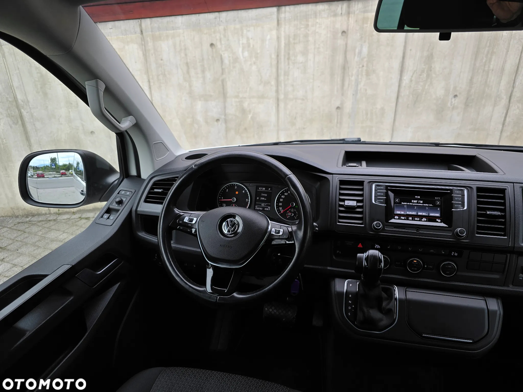 Volkswagen Multivan 2.0 TDI L1 DSG - 23