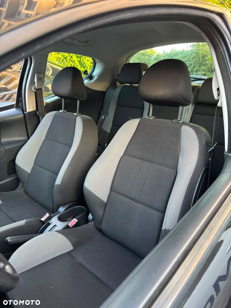 Peugeot 207 - 13