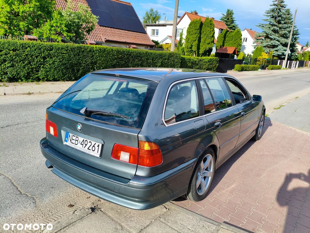 BMW Seria 5 530d Touring - 13