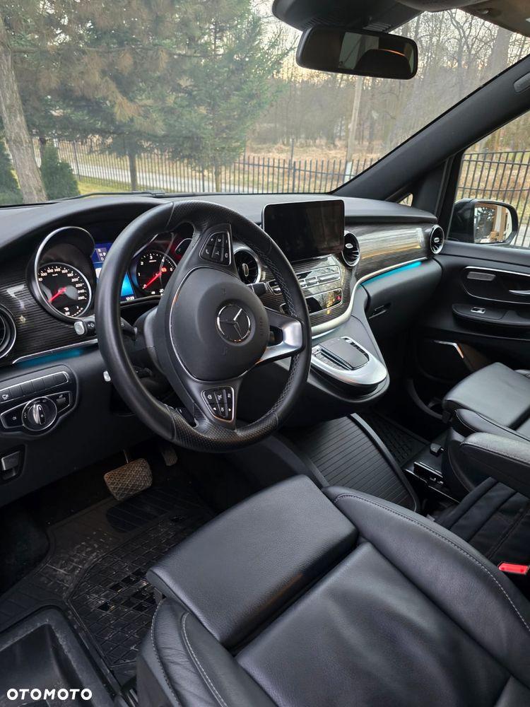 Mercedes-Benz 818 - 4