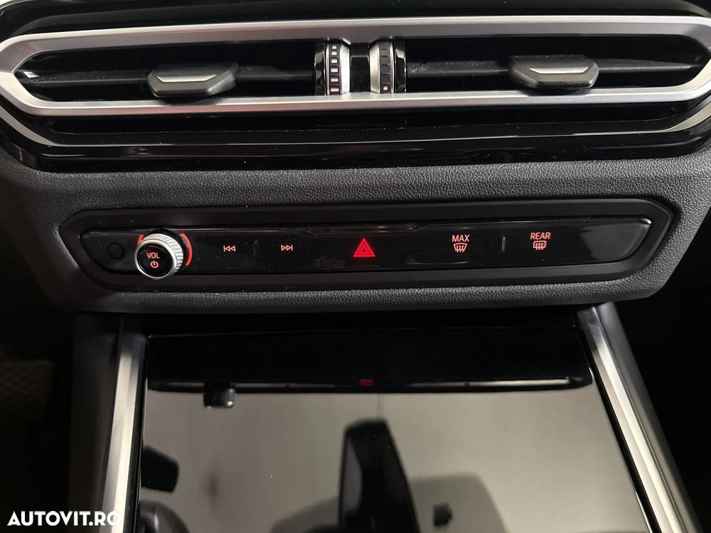 BMW Seria 3 320i xDrive Aut. - 17