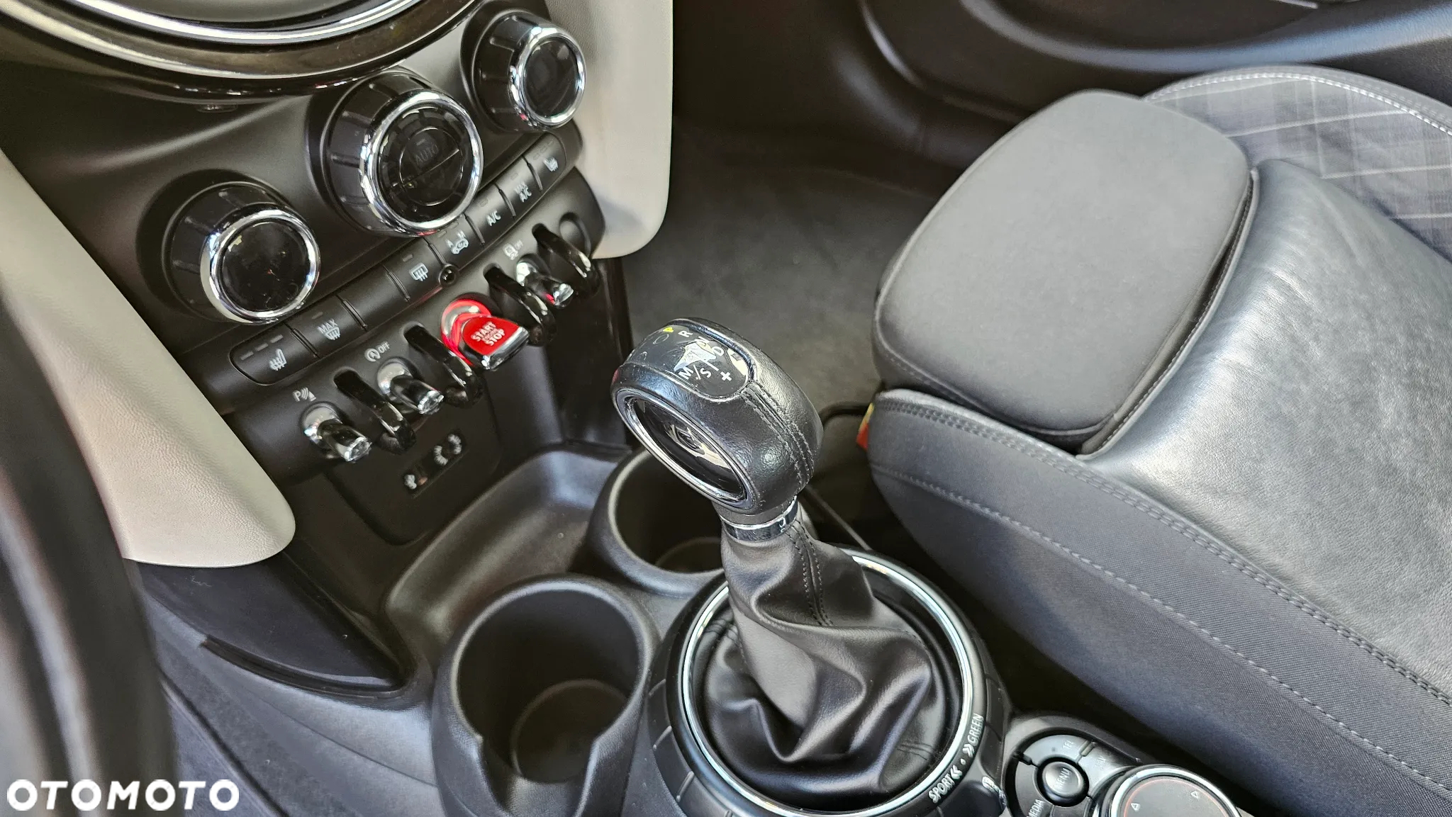 MINI Cooper Standard - 22