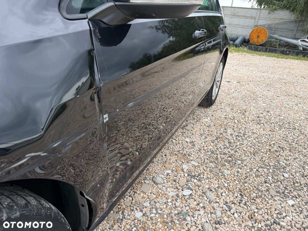 Volkswagen Golf 1.6 TDI BlueMotion Comfortline - 25