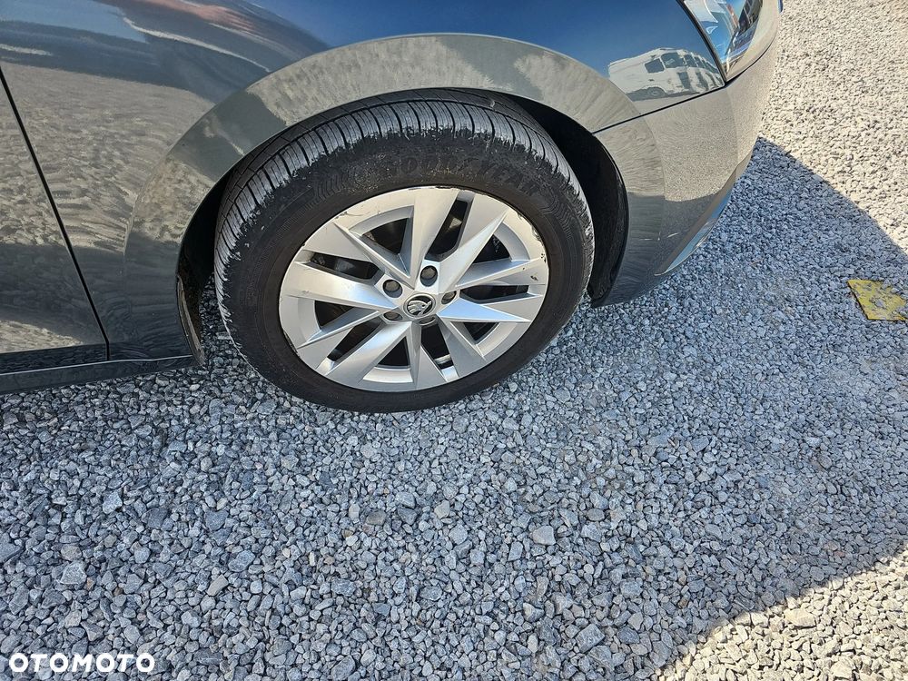Skoda Octavia 2.0 TDI Ambition DSG - 28