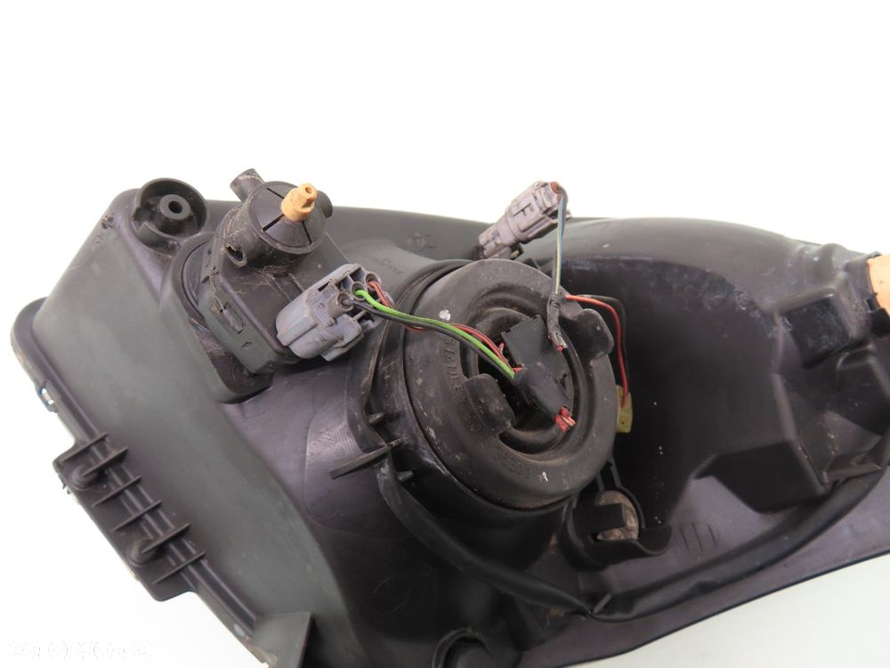 LAMPA PRAWA PRZEDNIA SUZUKI SWIFT III - 3