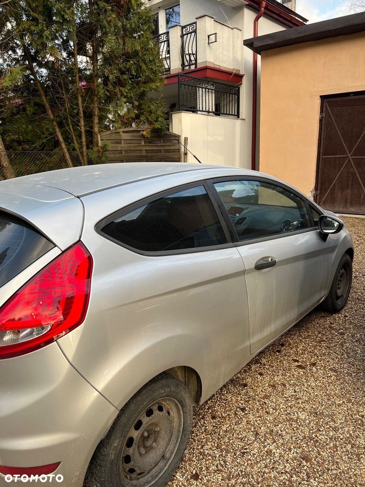 Ford Fiesta 1.4 TDCi Ambiente - 4