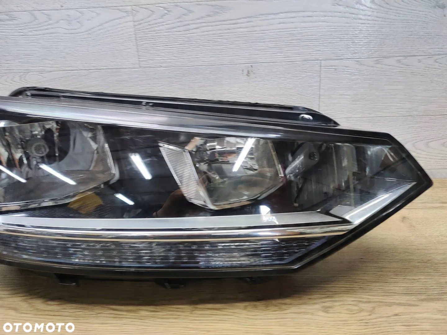 Volkswagen Touran III 2017 Przód strona prawa Lampy przednie - 7