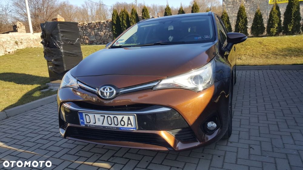 Toyota Avensis 1.8 Premium - 1