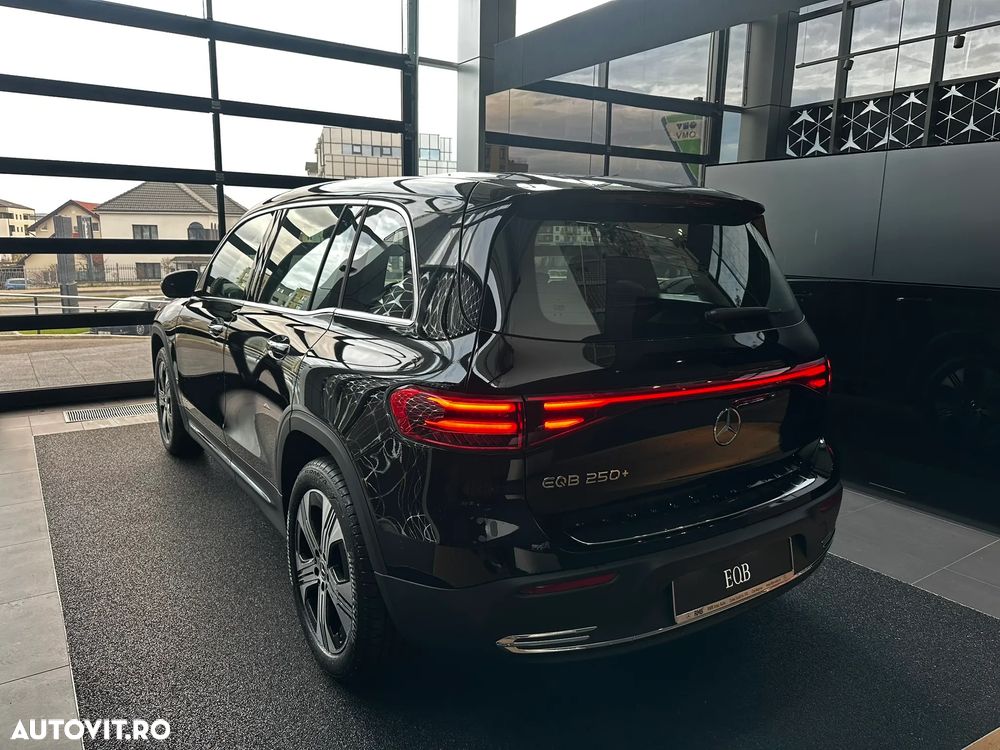 Mercedes-Benz EQB 250 - 6