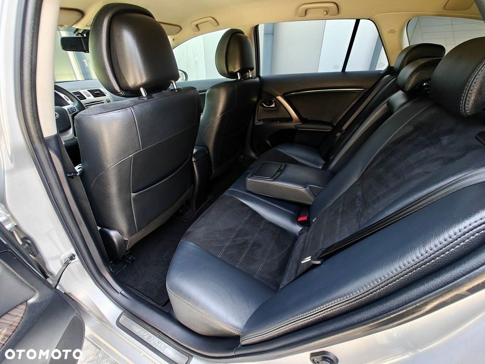 Toyota Avensis 2.0 D-4D Premium - 30