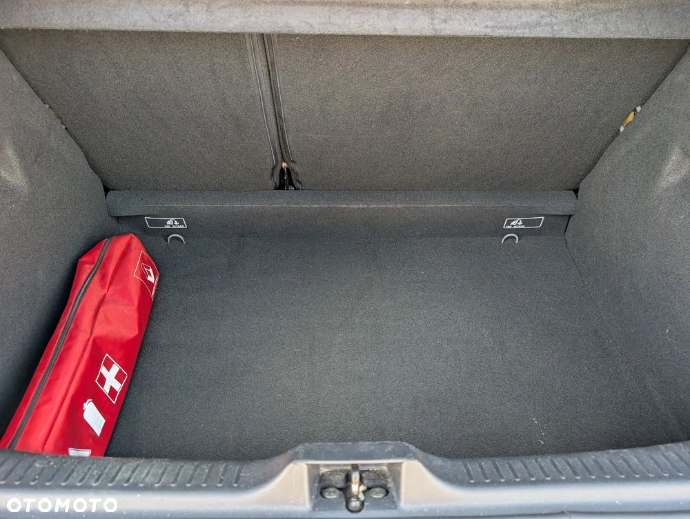 Renault Clio 1.2 16V Life - 29