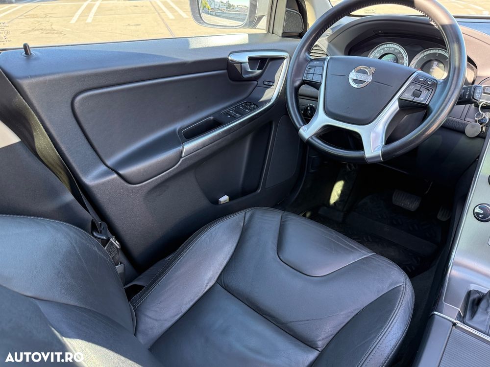 Volvo XC 60 D4 Momentum - 11