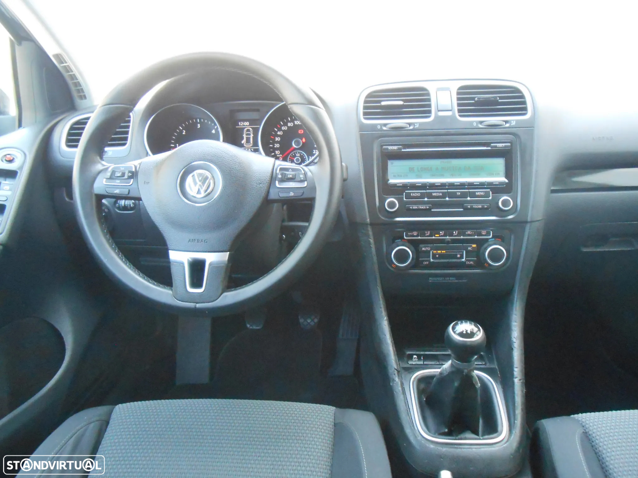 VW Golf 1.6 TDi Confortline - 16
