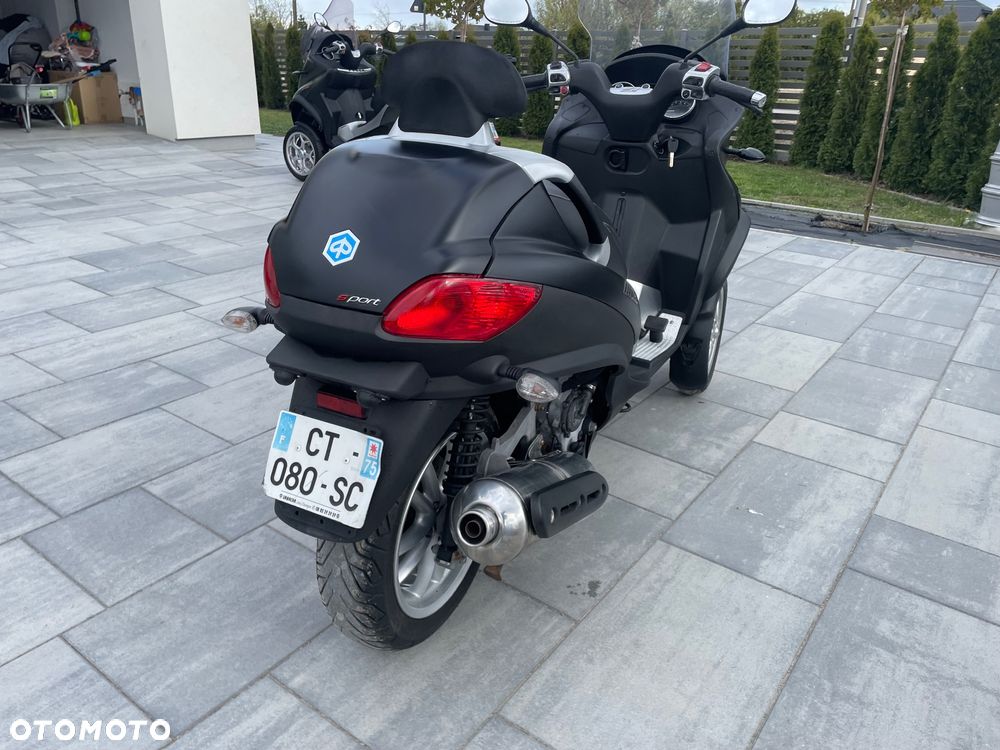 Piaggio MP-3 - 22