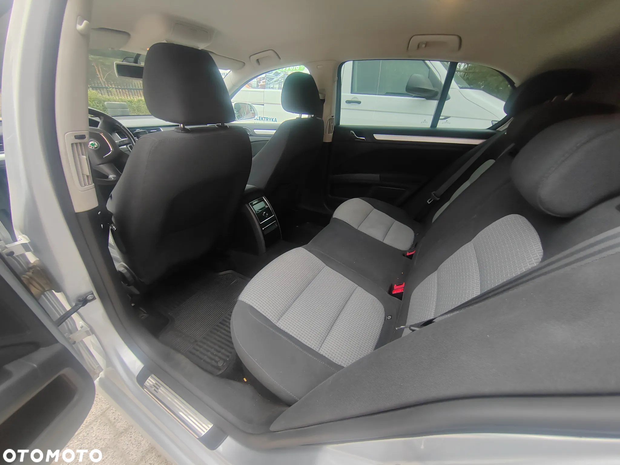 Skoda Superb 2.0 TDI Ambition - 21