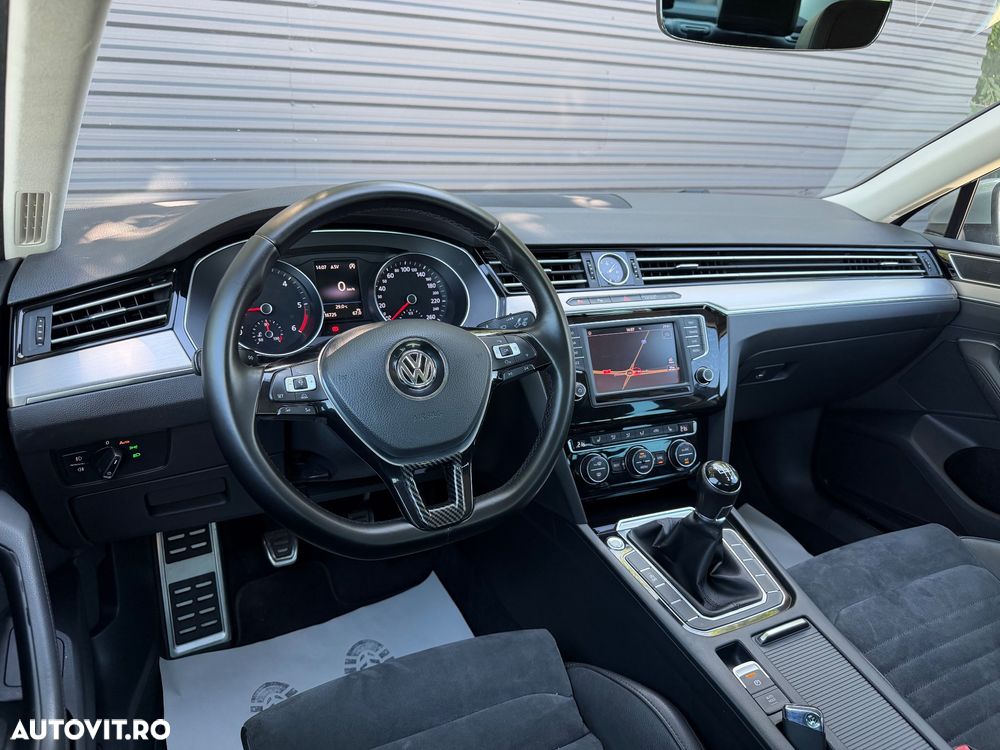 Volkswagen Passat 2.0 TDI DSG Highline - 11